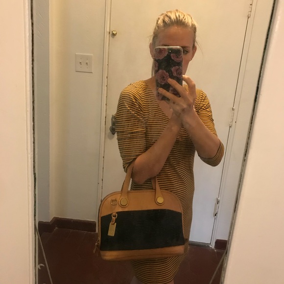 ๐ Dooney & Bourke Canvas and Leather Bag ๐ - Picture 3 of 6